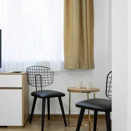 Lelas 2 - Free Parking