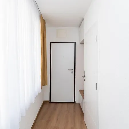 Lelas 2 - Free Parking Sarajevo